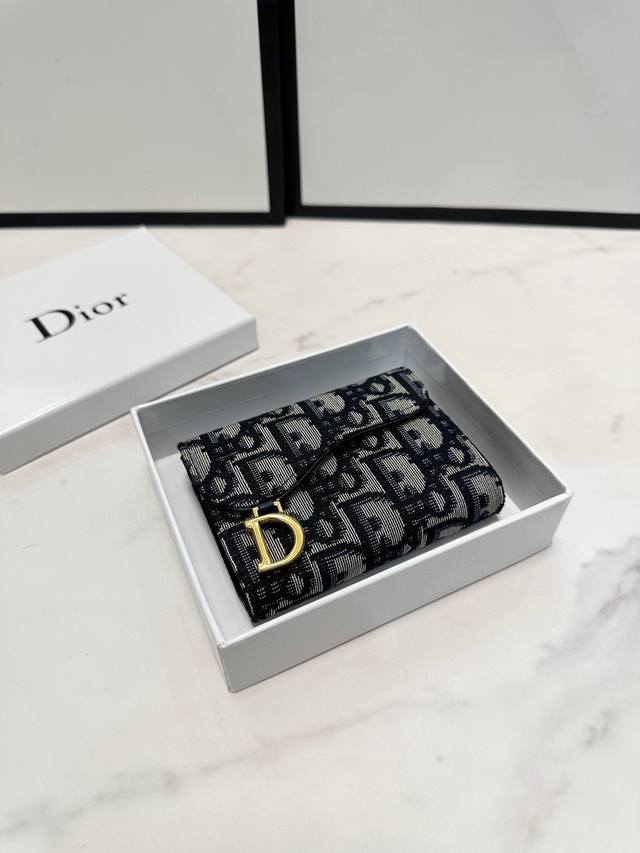 Color: Black Size: 10.5 X 7 Dior Flagship Store Latest Release! Dior's New Saddl