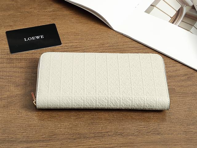 Model: L1136 Color: Gray-White Dimensions: 19 X 10 X 3 Cm