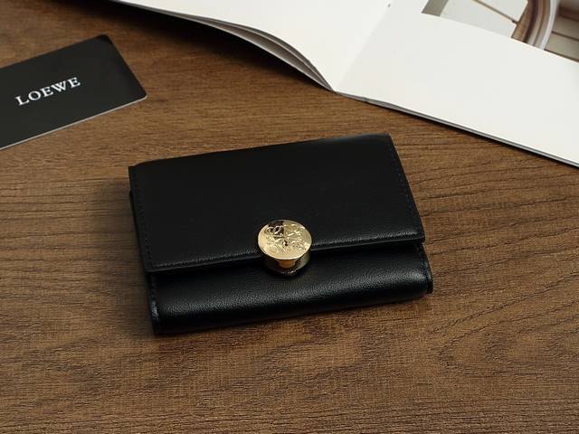 Model: L1133 Dimensions: 12*9.5*3 Color: Gold Buckle Black