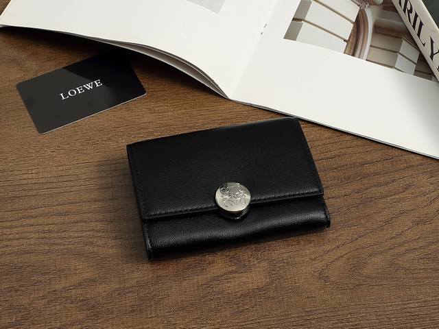 Model: L1133 Dimensions: 12*9.5*3 Color: Silver Buckle Black