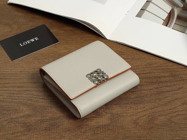Model: L1124 Color: Gray-White Dimensions: 10.5 Cm X 9.5 Cm