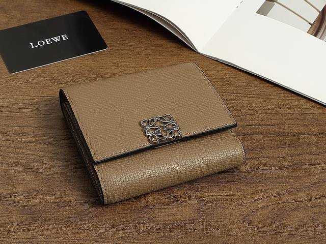 Model: L1124 Color: Elephant Gray Dimensions: 10.5 Cm X 9.5 Cm