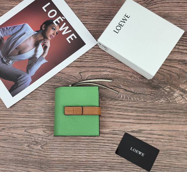 Model: L1125 Color: Green Dimensions: 11*10*3.5 Cm