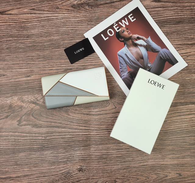 Model: L1121 Color: B Dimensions: 19 X 10 X 3.5 Cm