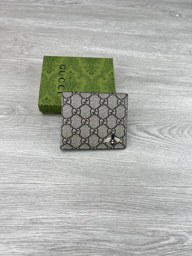 Gucci Gg Bee Print Wallet. Gucci Small Leather Accessories Break Through Design