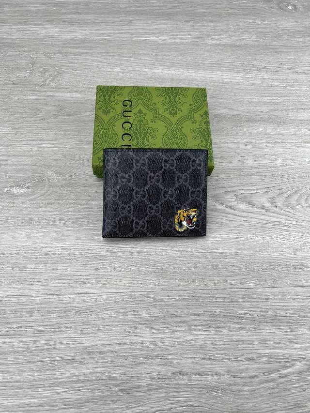 Gucci Gg Tiger Print Wallet. Gucci Small Leather Accessories Break Through Desig