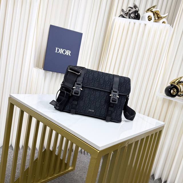 Market-Leading Version, Authentic Quality, Genuine Pattern, Guaranteed Imported