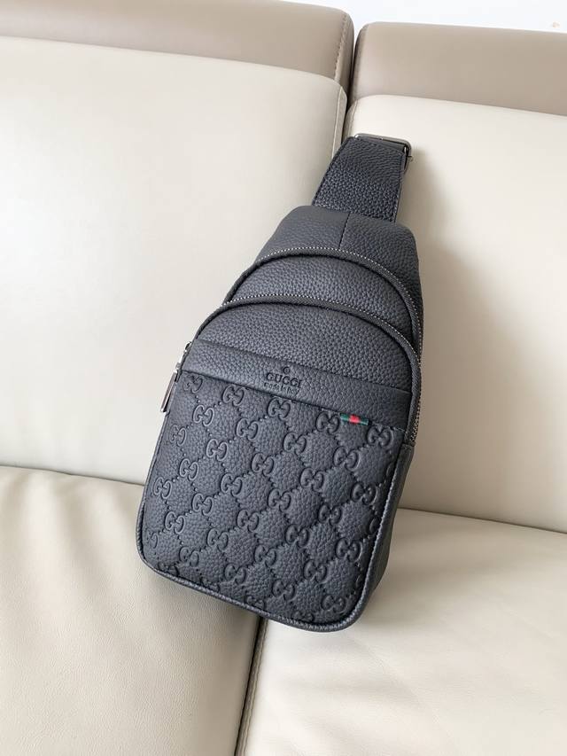 Gucci Authentic Men's Casual Chest Bag. Synchronized With The Official Store, Ge