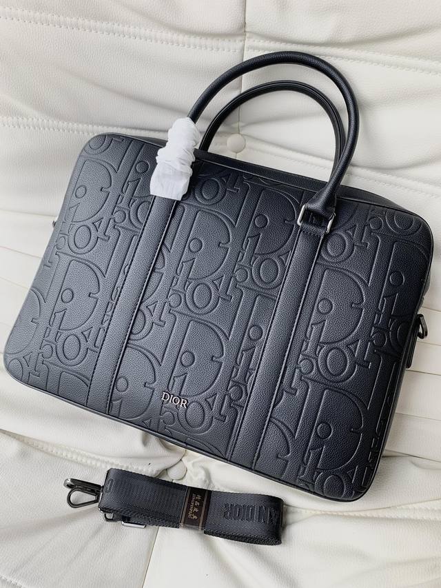 Dior Official Store New Arrival Men's Briefcase, Authentic Quality. Crafted From