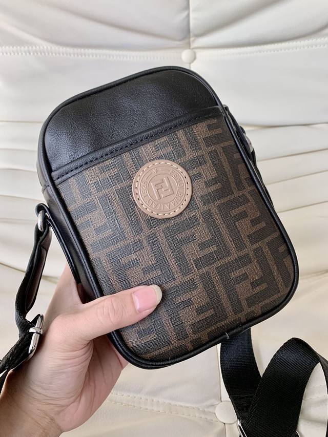 New Fd Fendi Phone Bag Retro Coin Purse Mini Crossbody Bag, Top-Grain Calfskin P