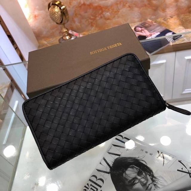 Bv Bao Die Jia Made From Imported Waxed Cowhide, Handwoven, The Leather Becomes