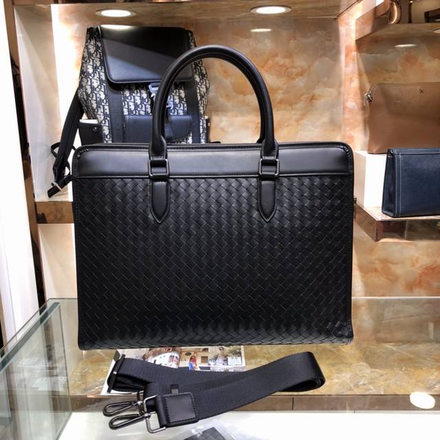 Bv Bottega Veneta Original Order Men's Briefcase Made From Imported Waxed Leathe