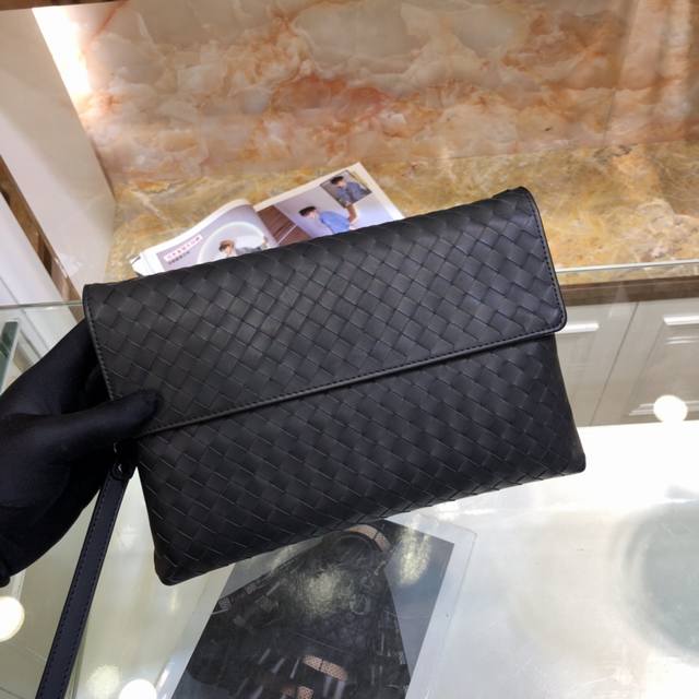 With Box Bv Casual Handbag Made From Imported Waxed Cowhide, Featuring A Unique