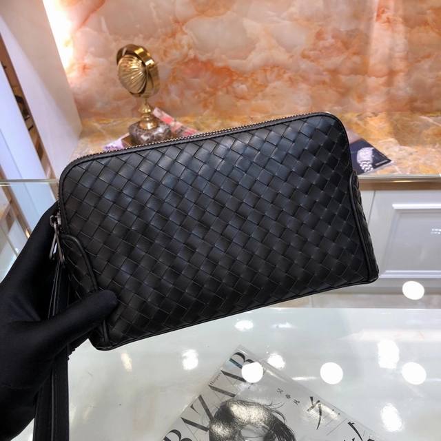 Comes With A Box. Bv Original Imported Waxed Cowhide Leather Double-Handle Bag.