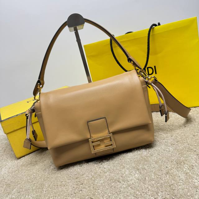 Medium-Sized Apricot Color The Brand-New Mamma Baguette Is Here! Combining A Fre