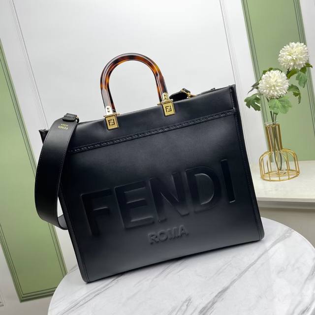 Name: Fendi Tote Bag Quality: Top-Grade Authentic Model Model: 80025 Small Size