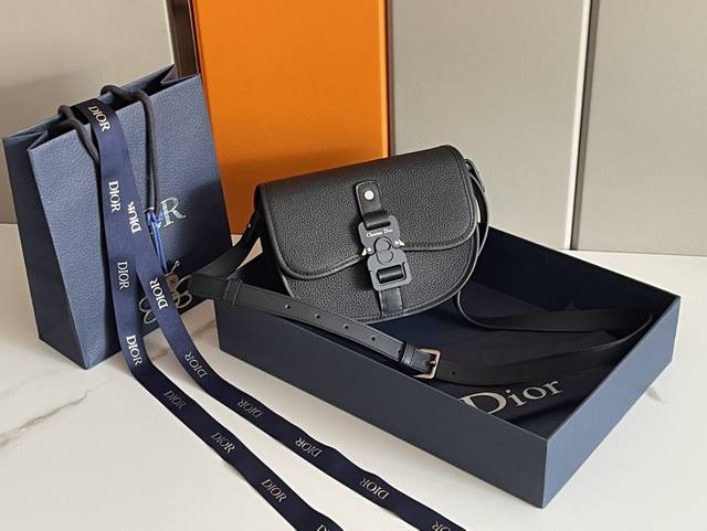 Top-Tier Original. This Gallop Messenger Bag Is A New Addition For The Season, C