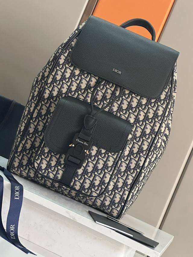 This Saddle-Style Backpack Is A New Addition To The 2024 Fall Men's Collection,