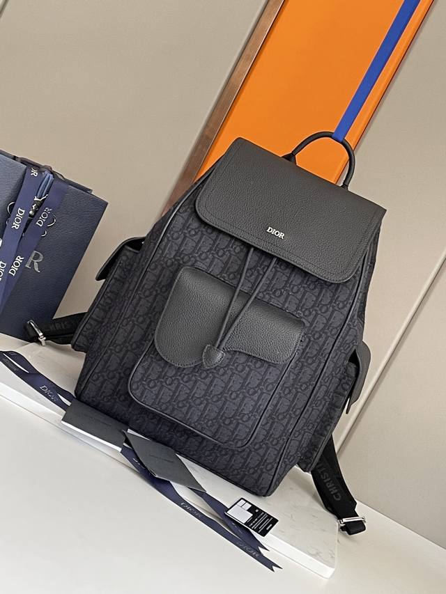 Top-Quality Original Design. This Saddle-Style Backpack Features A Fashionable O