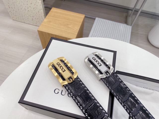 Gucci Crocodile-Patterned Belt Made From Imported Cowhide Pressed Into Crocodile