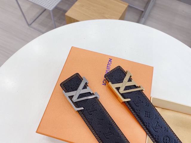 Brand: Lv Louis Vuitton Size: 40Mm Authentic Size Hardware Material: Premium Sta