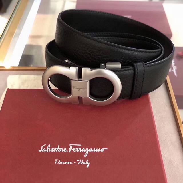 Ferragamo This Model Is Made From Imported Leather, Featuring Authentic Store-Qu