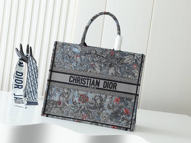 Exclusive Real-Product Photography Large Original Dior Book Tote Tote Deep Blue