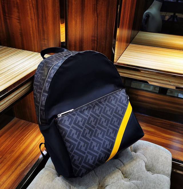 Batch, Top-Quality Authentic Single-Batch Product, Model Number: 33220-1 Fendi N