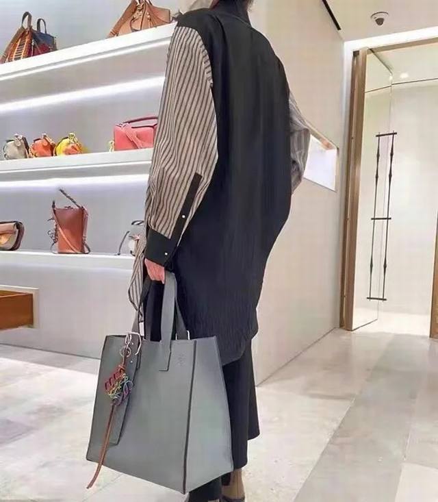 Loewe Buckle Tote, Zipper-Free, Alligator-Textured Deep Gray Handbag, Men's Gray