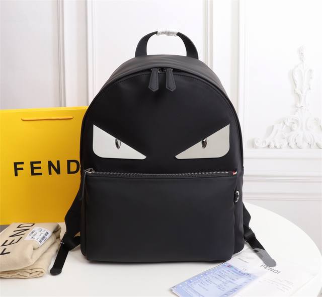 Model: 33200-1. Official Website Product Code 7Vz042A2Ftfokur Large Front Pocket