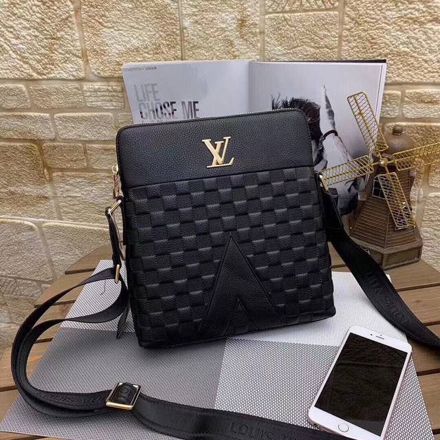 P New Arrival Model: 28051-2 This Innovative Design Embodies Louis Vuitton's Ico