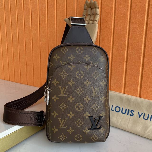 New Louis Vuitton Lv Chest Bag Imported Taiwanese Leather Paired With Imported C