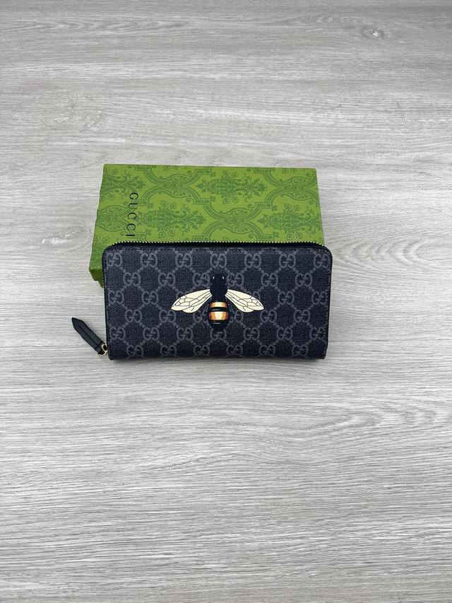 Gucci-Embellished Gg Printed Bee Detail Zipper Wallet. Gucci Small Leather Acces