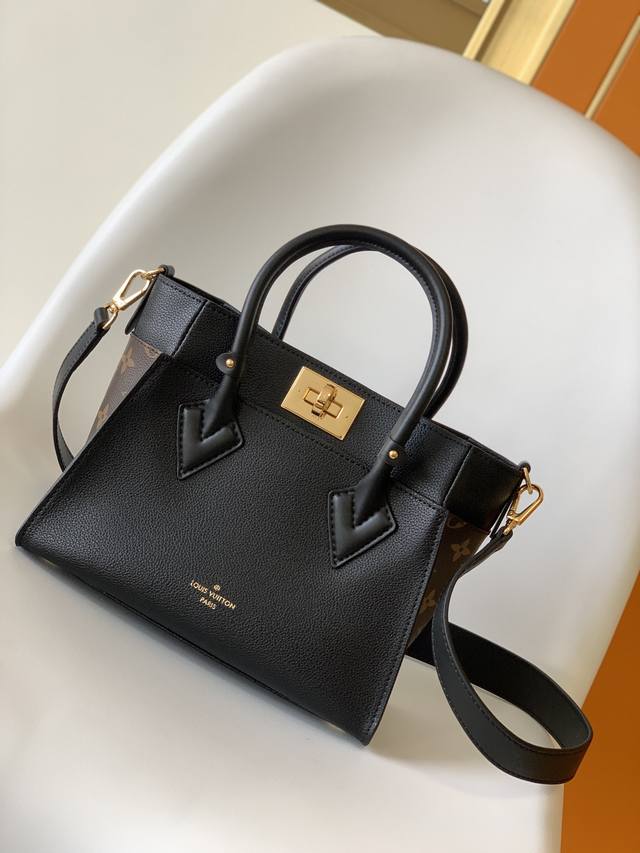 On My Side Small Handbag M57728 Black M57729 Gray-Brown This On My Side Small Ha