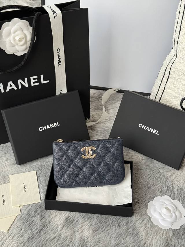 Model A P4030 Chanel 22K Embossed Lgo Double C Hardware, Fresh Design With A Tou