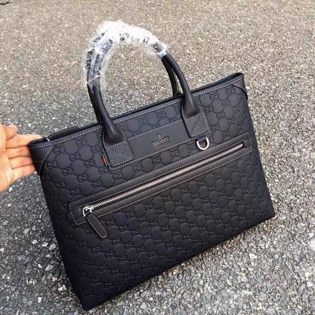 Model: 3200-5 Now Available! Gucci Briefcase Sold At Italian Flagship Stores, Ex
