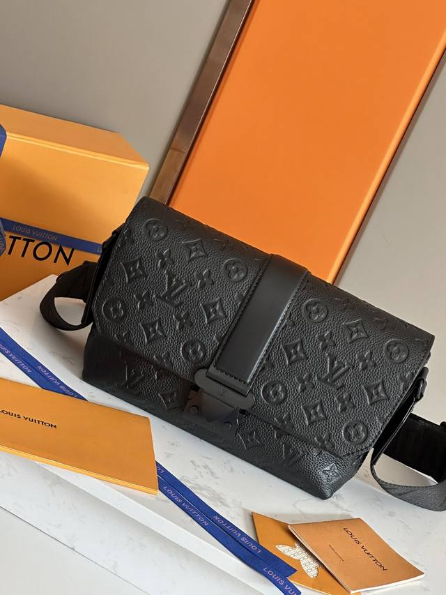 Top-Tier Original Design, Featuring All-Steel Hardware And A S-Cape Messenger Ba