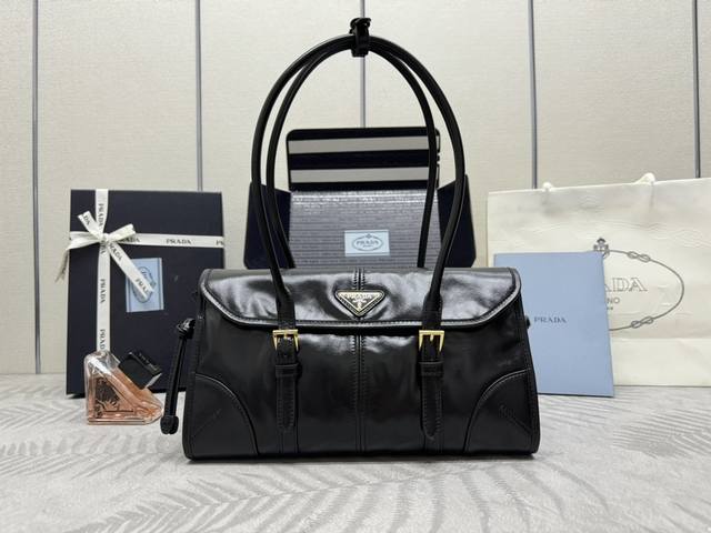 New Oil-Waxed Leather Underarm Bag With Double Buckles Soft Lux This Leather Han