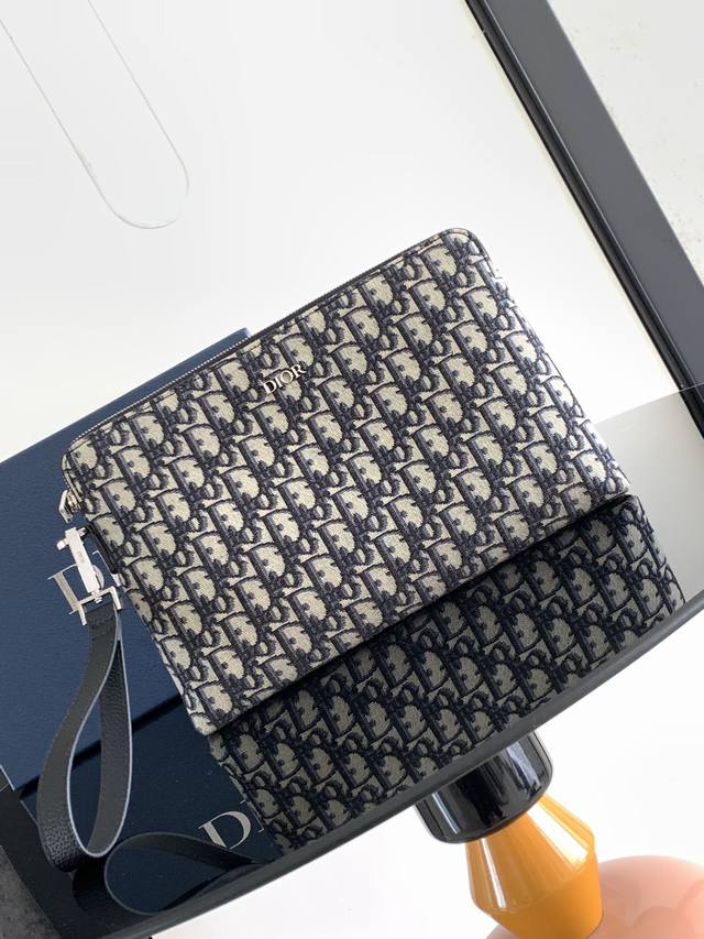 Dior Monogram Handbag, The Hottest Monogram Series Currently, Unisex, With Card