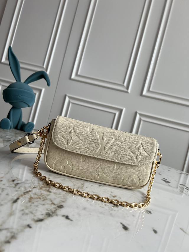 Premium Original Fabric, Reinforced Version. The Wallet On Chain Ivy Handbag Fea