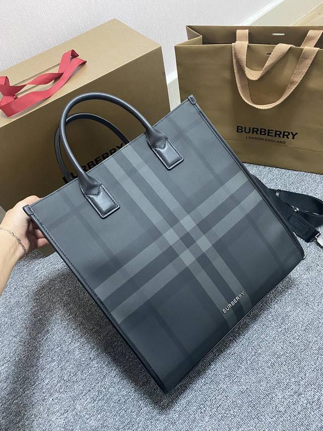 New Arrival B-Brand Latest Tote Bag, Crafted From Large Checkered Leather Panels