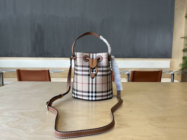 B Home Mini Drawstring Bucket Bag, Decorated With Burberry Check Pattern, Featur
