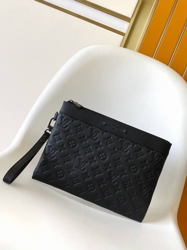 163C01 Chip, Top-Grain Cowhide Leather, Premium Genuine Leather M81570 Embossed