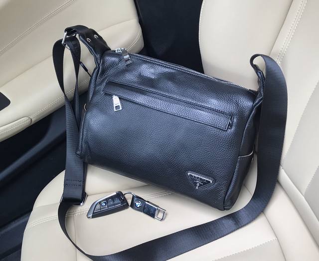 Model: 816 Prada Has Released A New Crossbody Bag, Highly Practical With A Uniqu