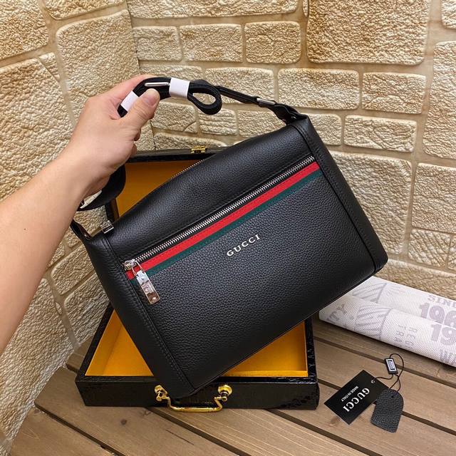 Gucci Large Capacity Model 1313-2 Casual Crossbody Bag Color: Black ~ Premium Qu