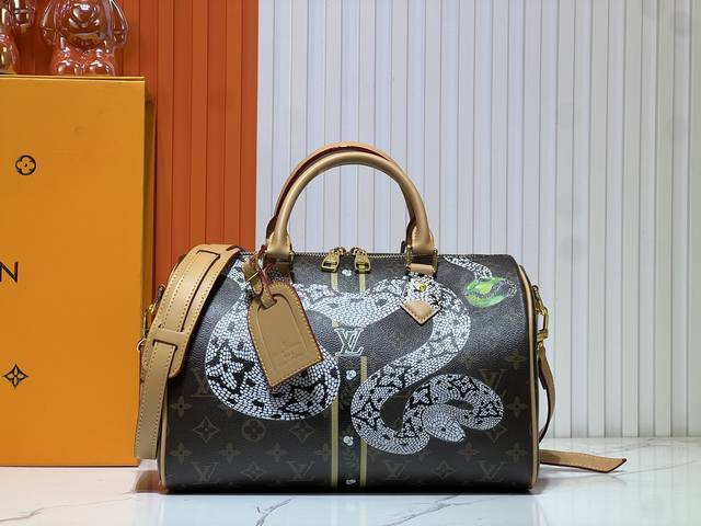 M40391 This Speedy Bandouliere 30 Handbag Draws Inspiration From The Brand's Ico
