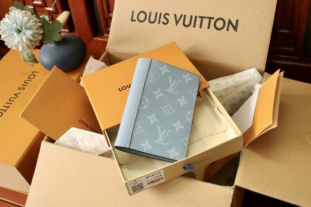 M14115 Passport Holder Yellow This Passport Holder Is Crafted From Monogram Maca