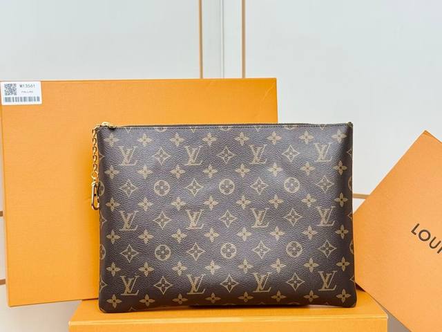 M13561 This Refreshed Pochette Cl S L Is A Modern Reinterpretation Of The Brand'
