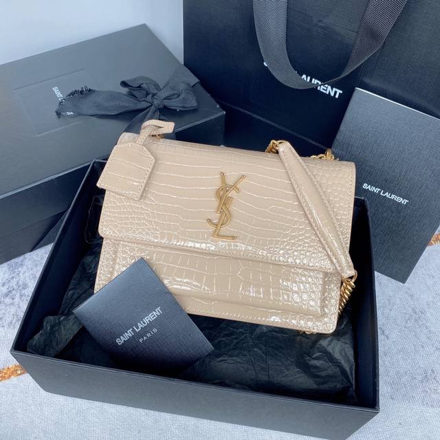 Milk Tea Color Gold Buckle # No Packaging Included. The Timeless Classic Crocodi