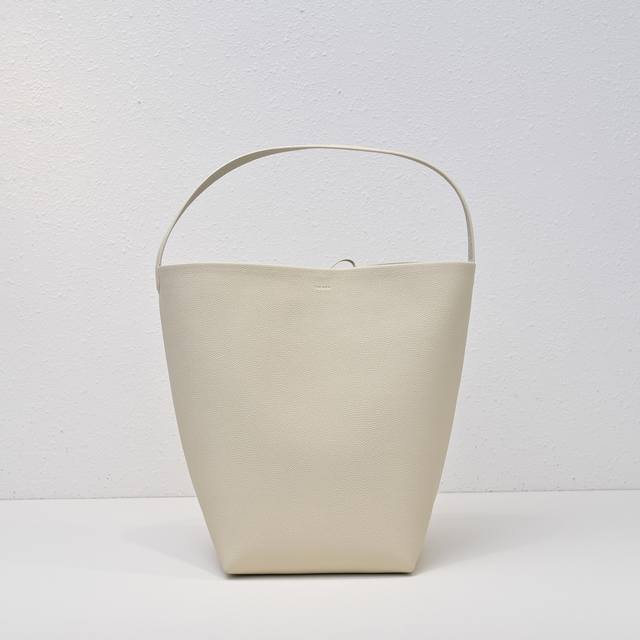 New Logo With Large Lychee Design, Tr Bucket Bag. Completely On-Trend In Design